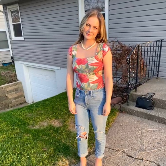 Meet your Posher, Leah - Picture 5 of 6